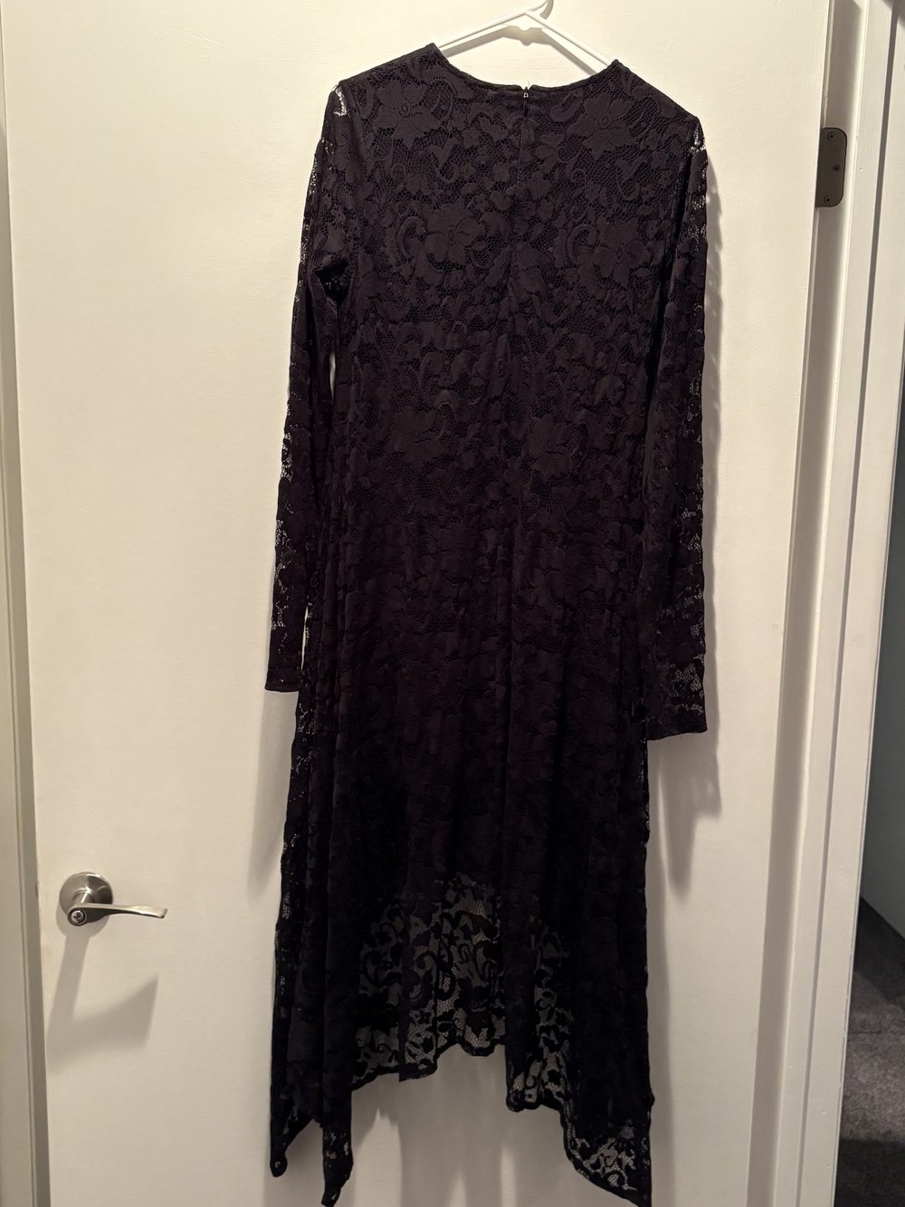 Women's Black Lace Long-Sleeve Dress - Picture 2 of 7